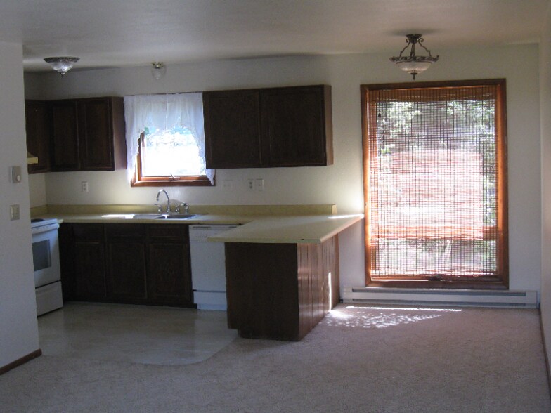 Building Photo - 1212 S 5th Ave