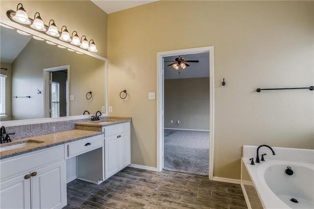 Building Photo - 208 N Arbor Ridge Dr