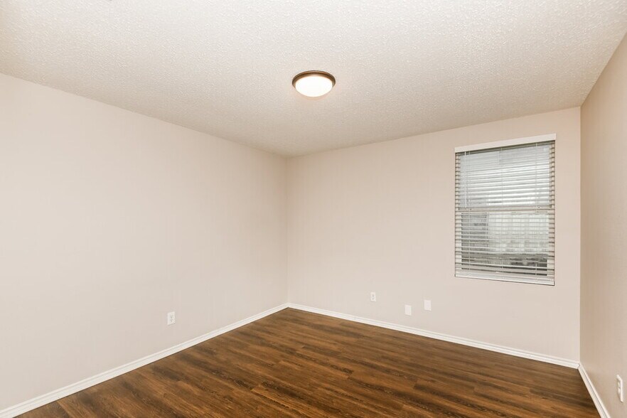 Building Photo - 3957 German Pointer Way
