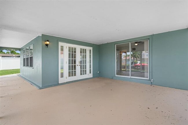 Building Photo - Waterfront home - Palm Harbor