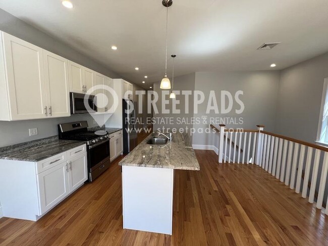 Building Photo - 4 bedroom in Boston MA 02134