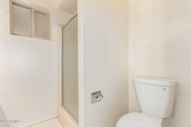 Building Photo - 6224 E Dallas St