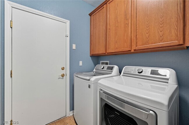 Building Photo - 11821 Luna Del Mar Ln