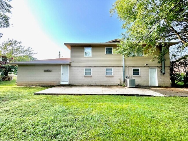 Building Photo - 2710 Scenic View Dr NW