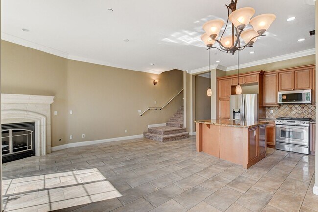 Building Photo - Luxury Resort Style Condo in Lake Las Vegas