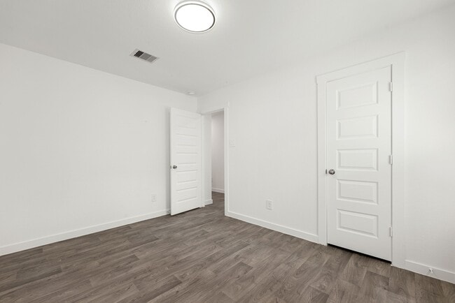 Building Photo - 6931 Dell Vista Drive