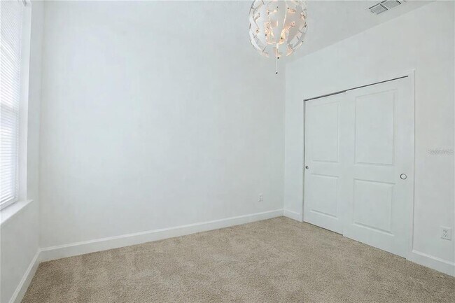 Building Photo - 7038 Arnoldson St