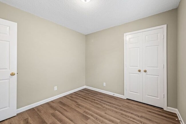 Building Photo - Welcome to this charming 4 bedroom, 2 bathroom home located in Greensboro, NC.