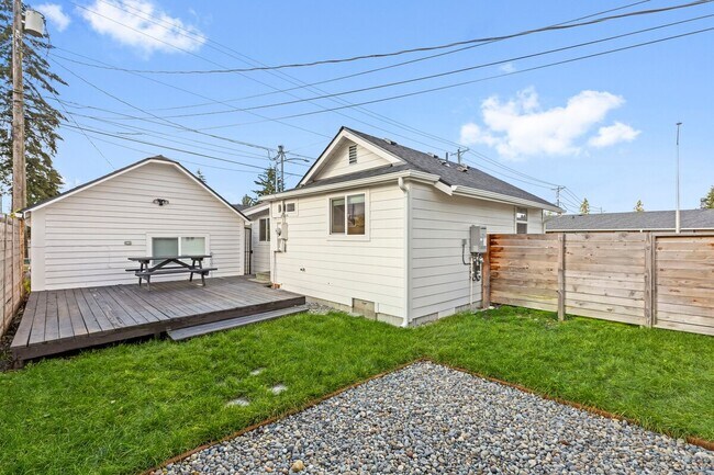 Building Photo - 4008 S 36th St
