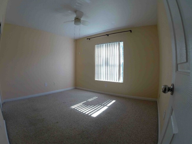 Building Photo - 5073 SW 40th Pl