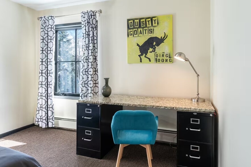 Building Photo - 1040 Vail View Dr