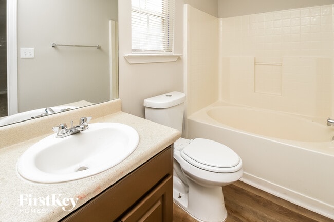 Building Photo - 115 Kendall Ln