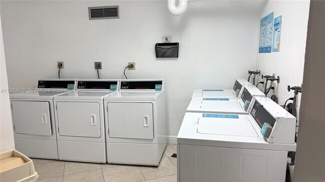 Building Photo - 1200 St Charles Pl