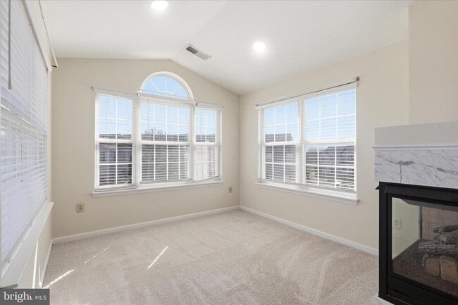 Building Photo - 8731 Farnham Way