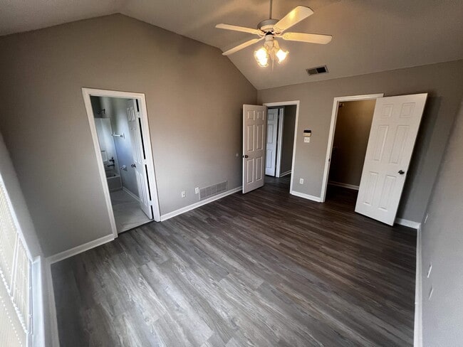Building Photo - 6900 Wrigley Dr