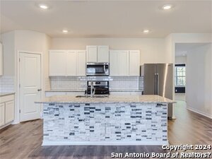 Building Photo - 9811 Bratten Rise