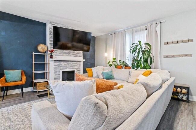 Building Photo - 40 S Richardson Ave