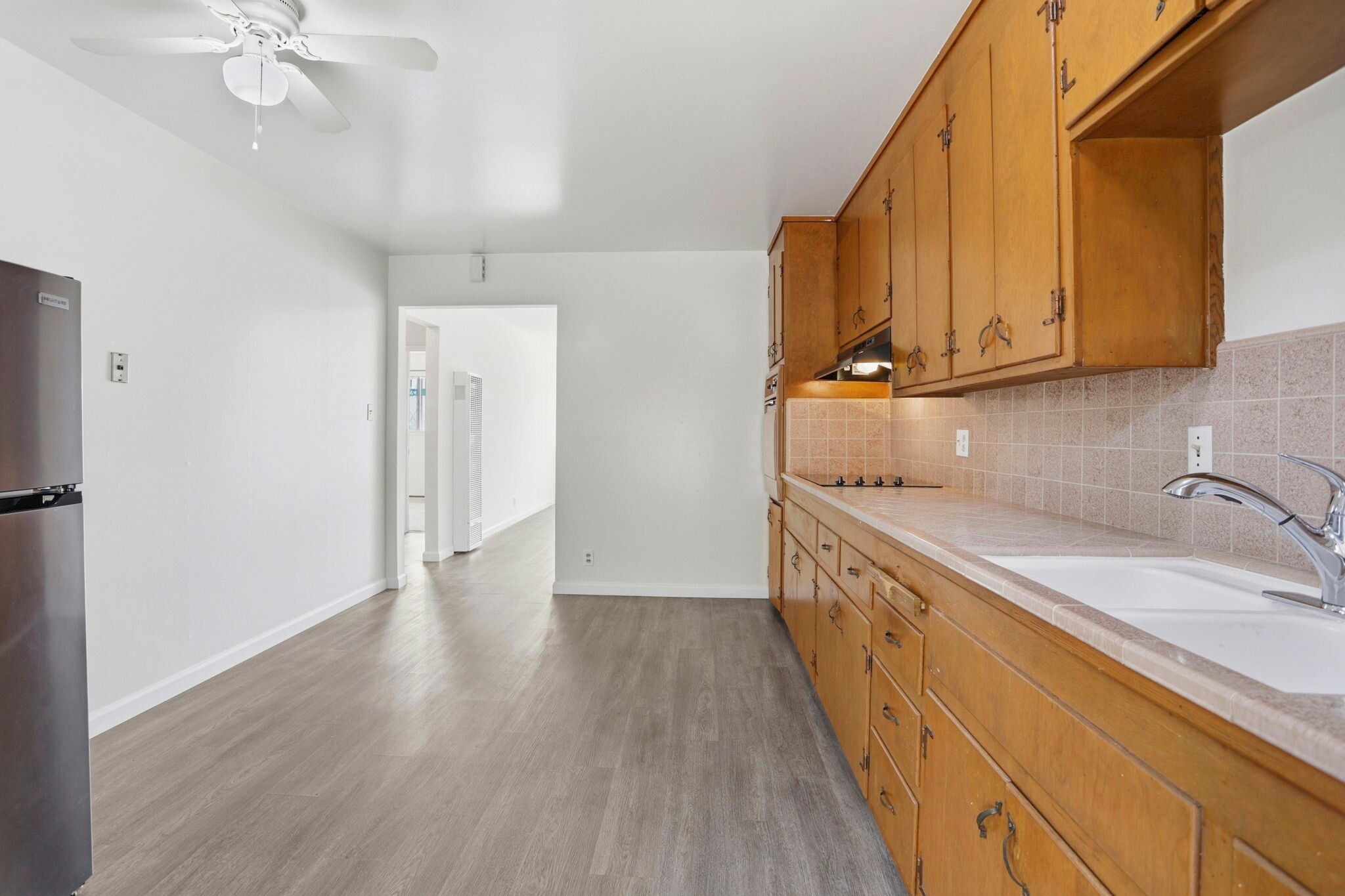 Building Photo - 2105 Royal Dr