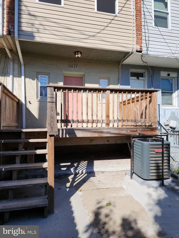 Building Photo - 2827 W Mulberry St