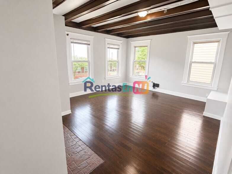 Building Photo - 58-60-60 Clinton Pl