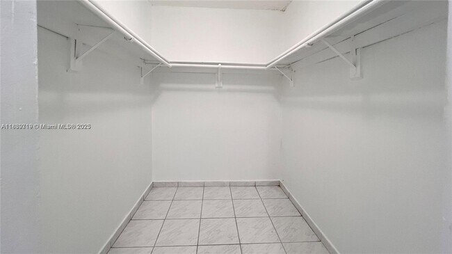 Building Photo - 1650 SW 125th Ct