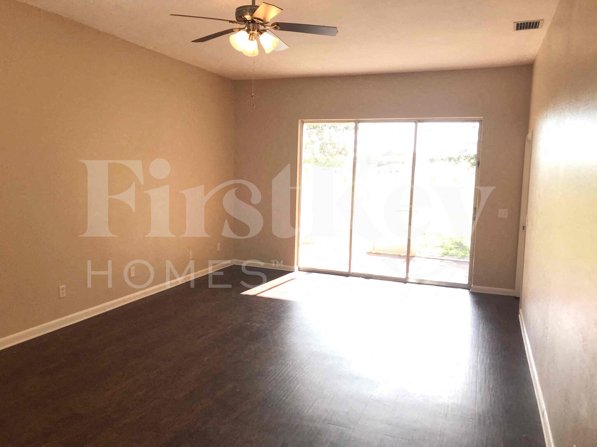 Building Photo - 1036 SE 11th Terrace