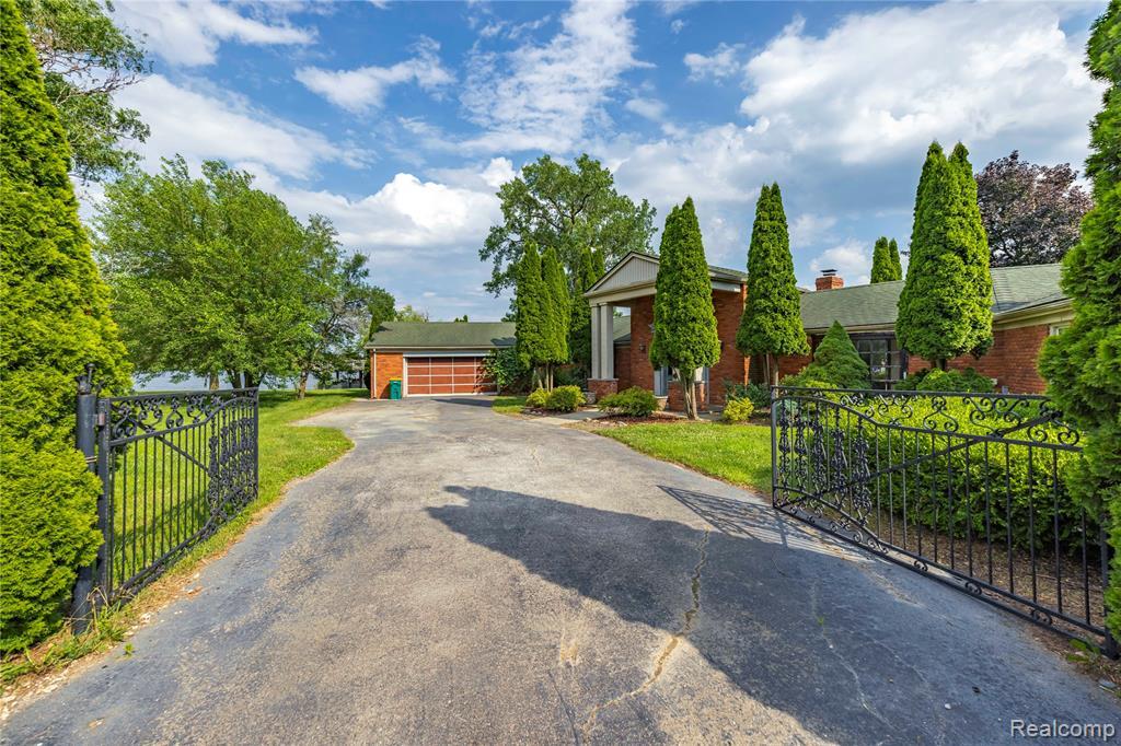 Building Photo - 42195 Kouza Ct