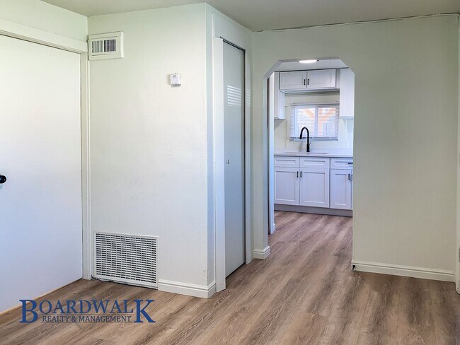 Building Photo - 1-Bedroom Home with Fenced Yard with fenced yard!