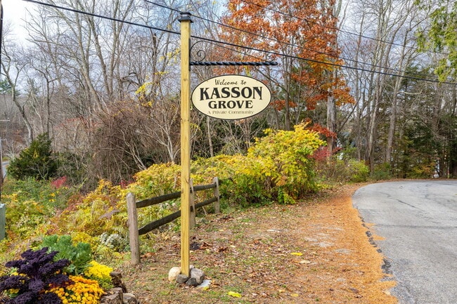 Building Photo - 30 Lakeview Dr