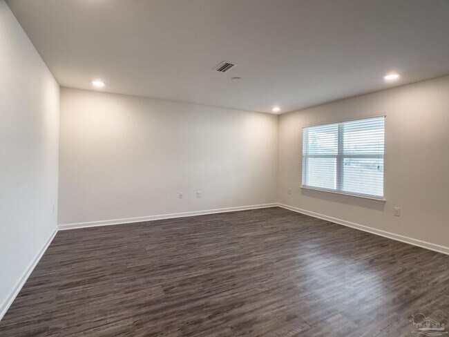 Building Photo - 5760 Blackhorse Cir