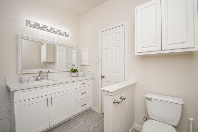 Building Photo - 21839 Manitou Falls Ln