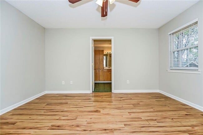 Building Photo - 124 Springvalley Cir