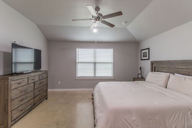 Building Photo - "Charming 3-Bedroom Retreat with 2 Baths and 1,760 Sq Ft of Comfort in Copperas Cove!"