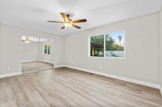 Building Photo - So many bathrooms!