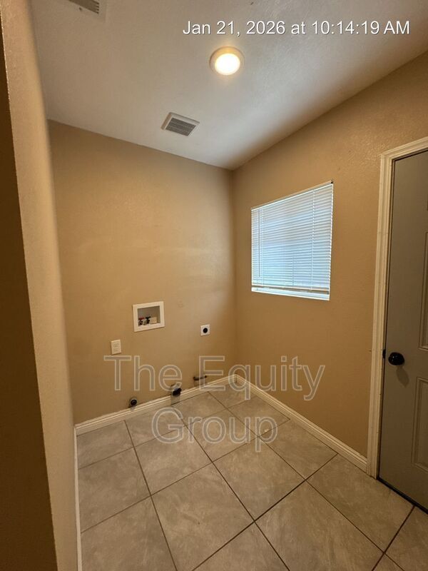 Building Photo - 1142 Van Dorsten Ave