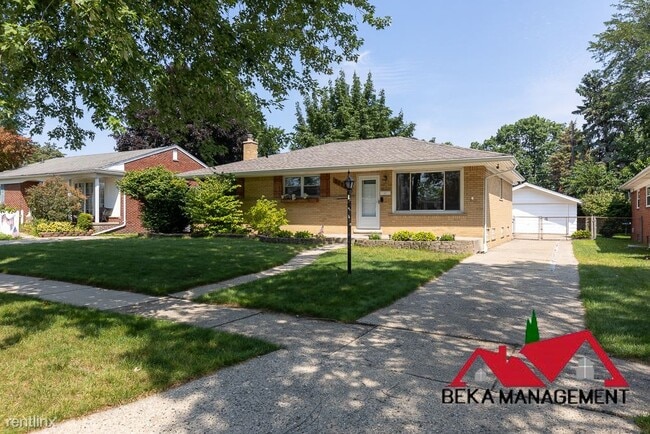 Primary Photo - 4 br, 2.5 bath House - 31756 Scone St