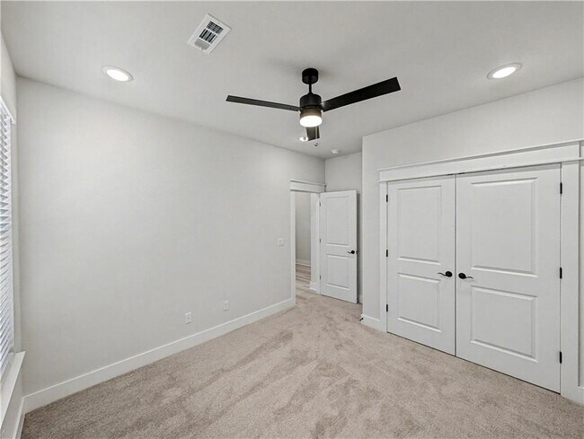 Building Photo - 7842 Scenic Vly Ave