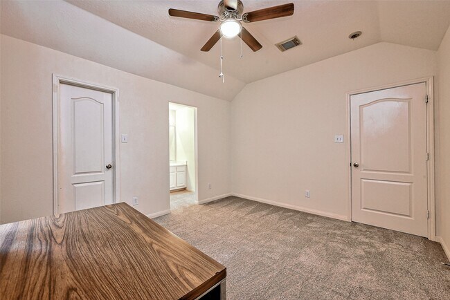 Building Photo - 6806 Rhodes Ct