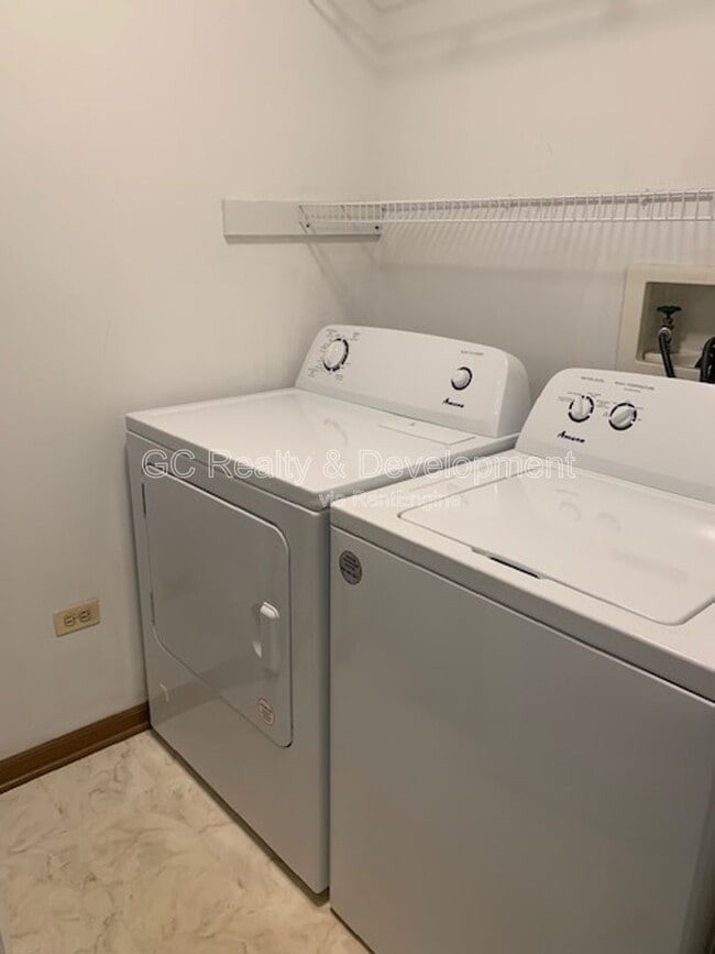 Building Photo - 632 Chelsea Ct