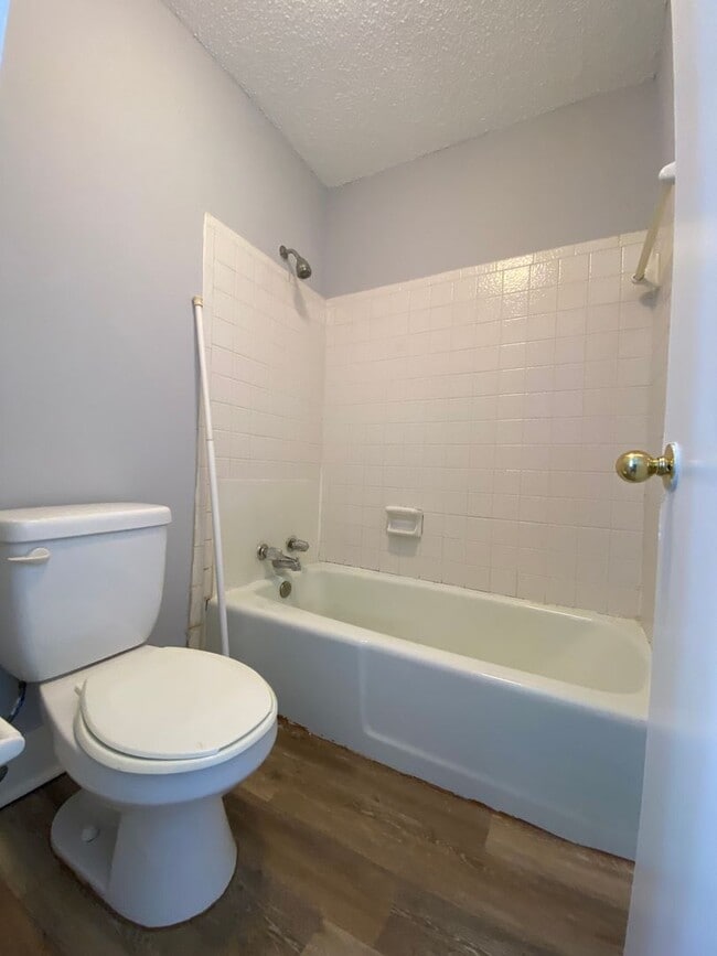Building Photo - Lovely 1 bedroom condo in South Nashville! Private Balcony!