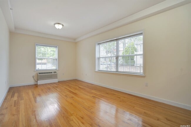 Building Photo - 15031 12th Ave