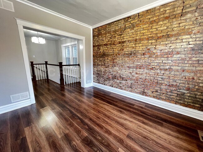 Building Photo - 1439 N Artesian Ave