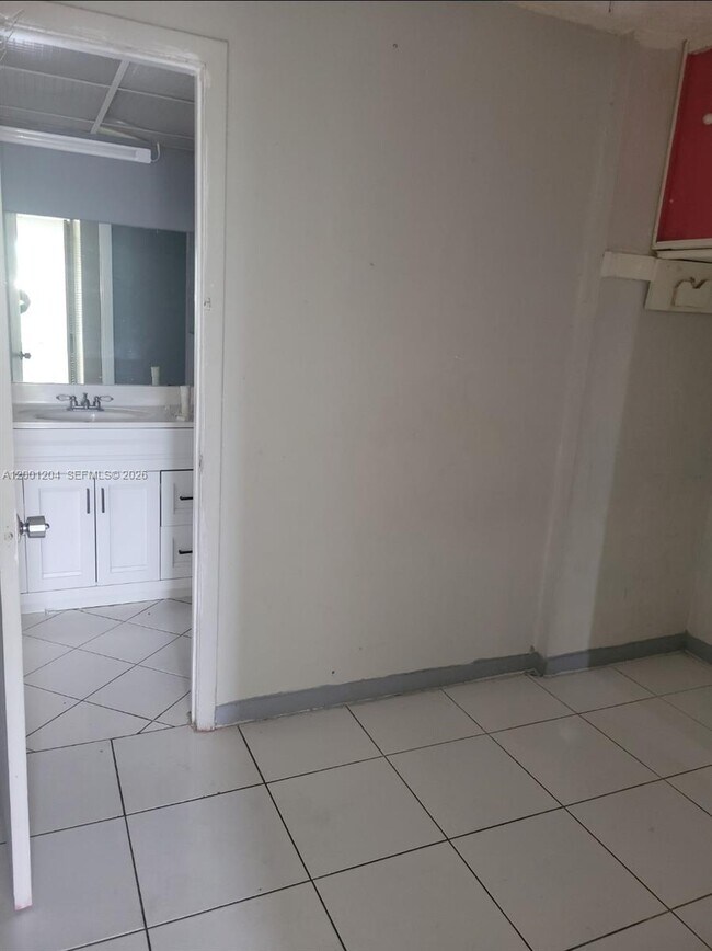 Building Photo - 2800 NW 56th Ave