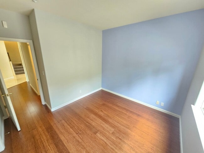 Building Photo - 795 Avante Pl