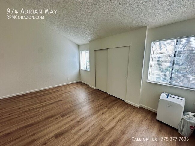 Building Photo - 974 Adrian Way