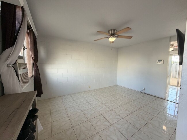 Building Photo - Bright Two Bedroom in Ewa Beach