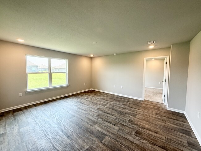 Building Photo - 23354 Shadowridge Dr