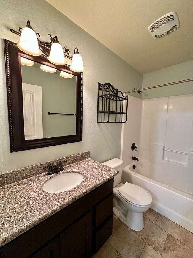 Building Photo - Well-Maintained Three Bedroom Home in North Salem