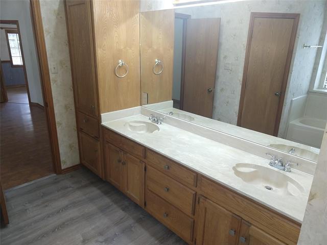 Building Photo - 6218 Paradise Dr