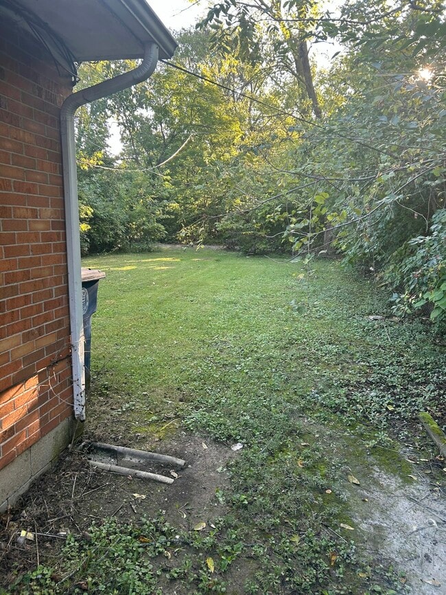 Building Photo - 132 Hollencamp Ave